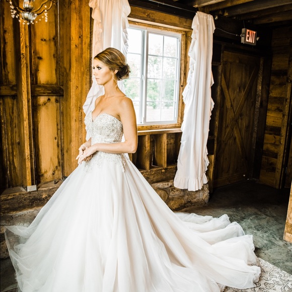 Wedding gown